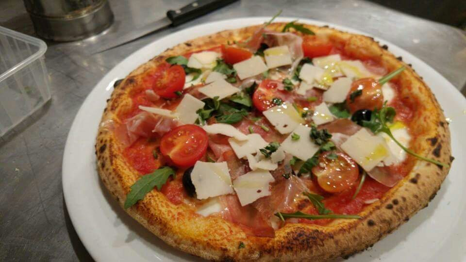 Redessan餐馆和美食-Pizzeria IL Padrino