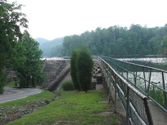 Bays Mountain Park & Planetarium-金斯波特必去景点