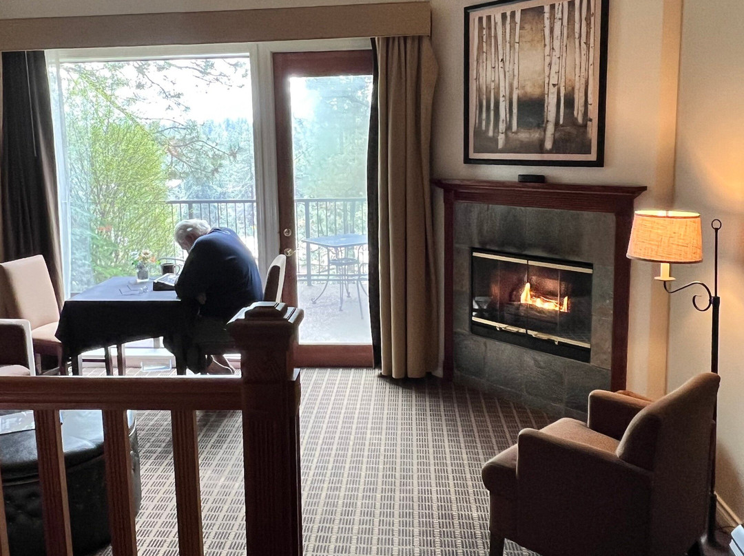 Pine Ridge Inn主图