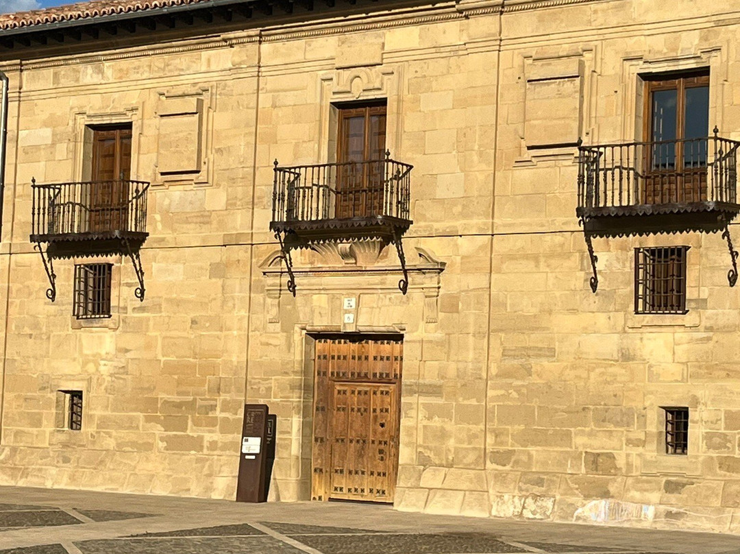 Ayuntamiento Santo Domingo De La Calzada-圣多明各德拉卡尔萨达必去景点