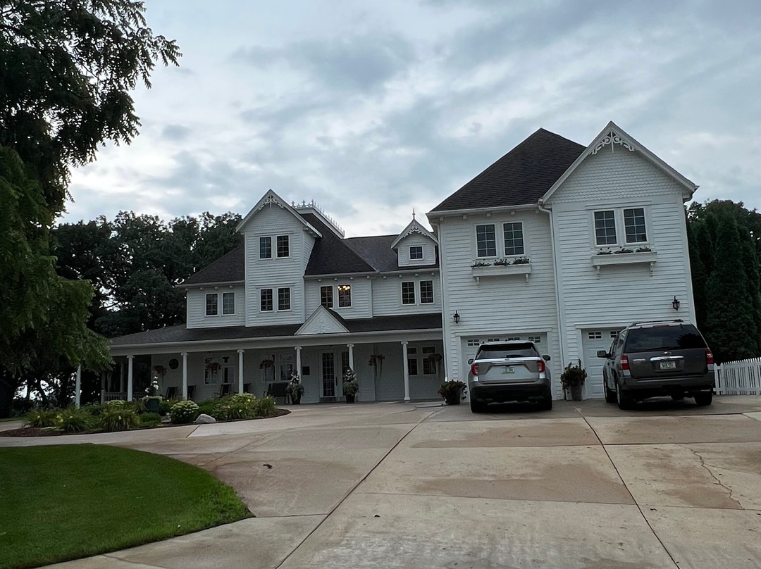 The Oakwood Inn主图