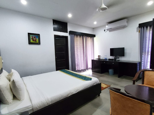 Kokomo Sunset Resort