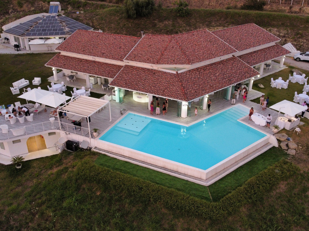 White Club Residence主图