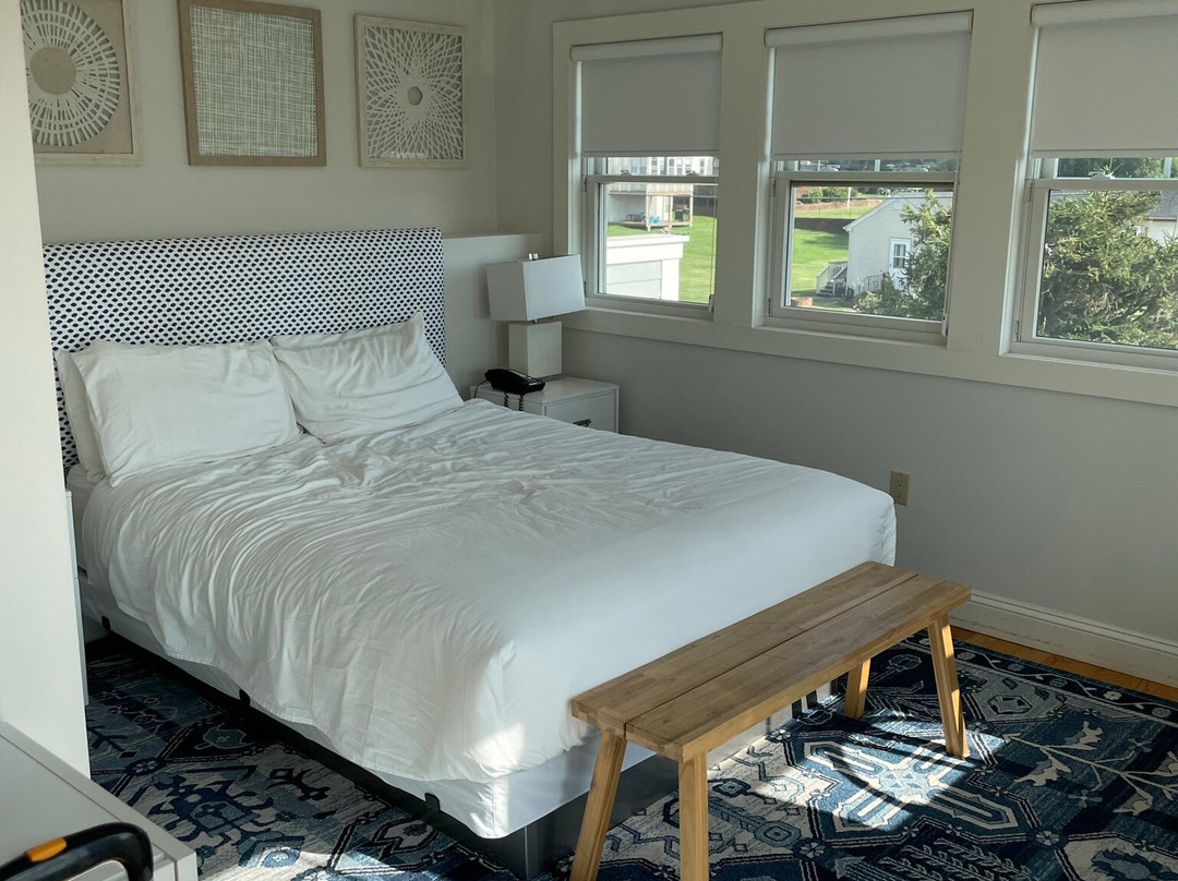 The Sea Breeze Inn主图