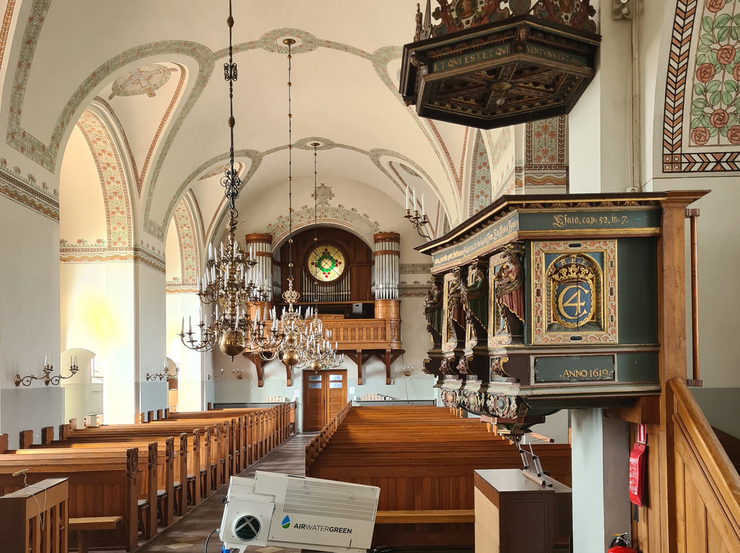Valleberga Kyrka-Loderup必去景点