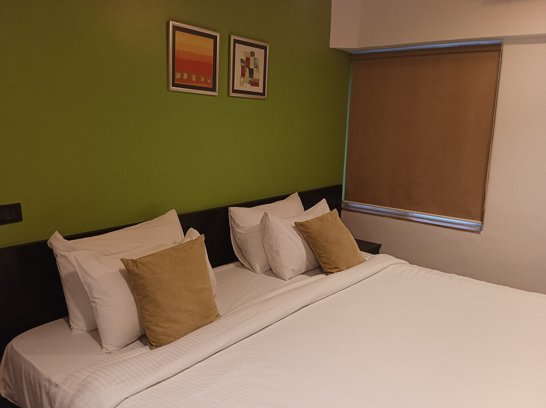 浦那皇家奥奇德中心酒店主图