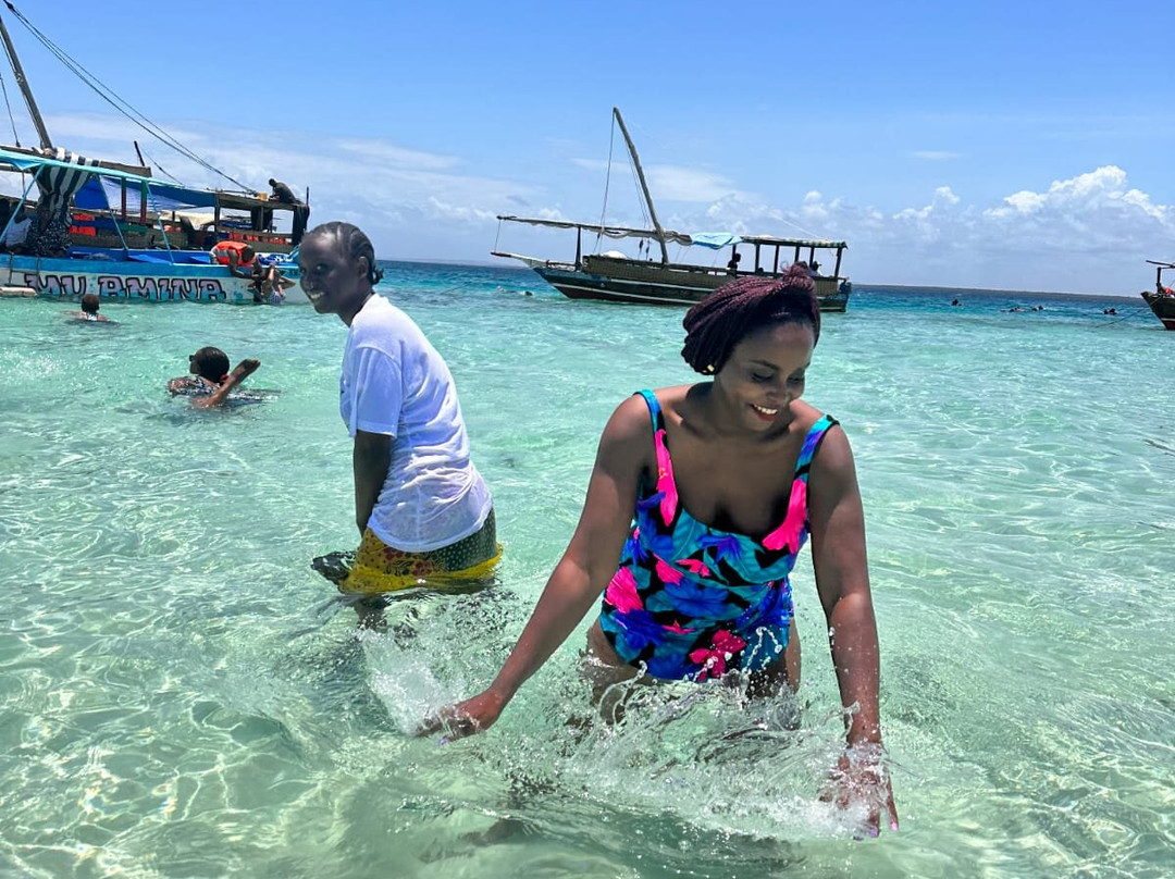 Wasini's Blue Whale Boat Operators-Wasini Island必去景点
