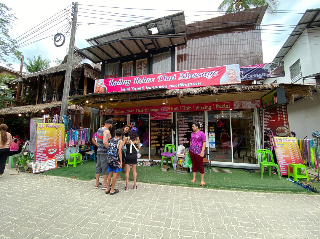 Railay Walking Street景点图片
