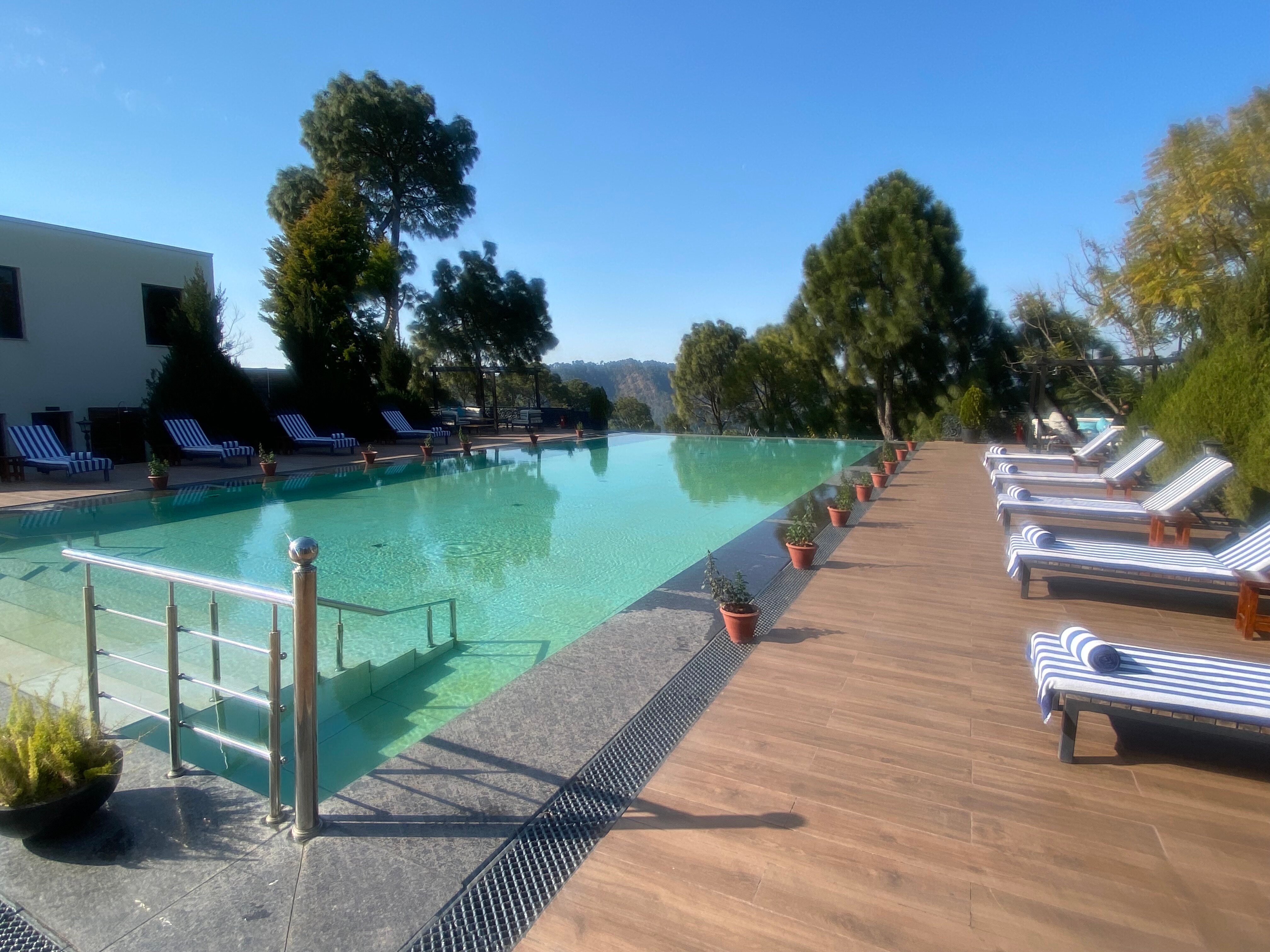 Suryavilas Luxury Resort & Spa-泳池