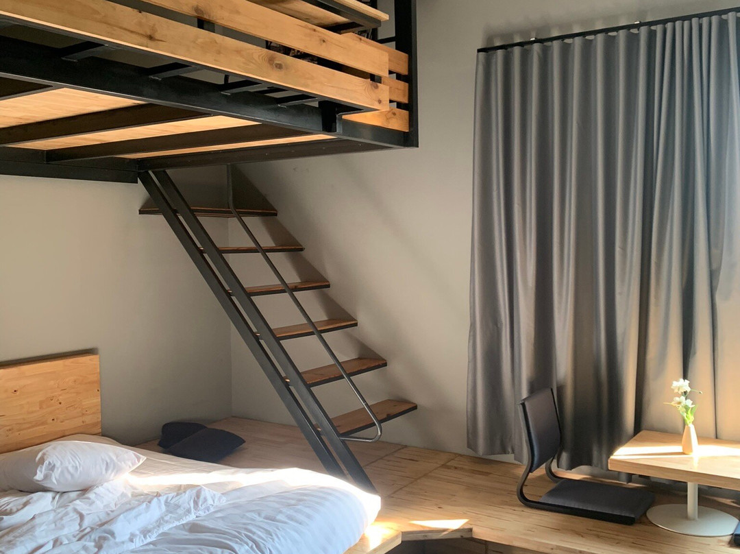 233Poshtel