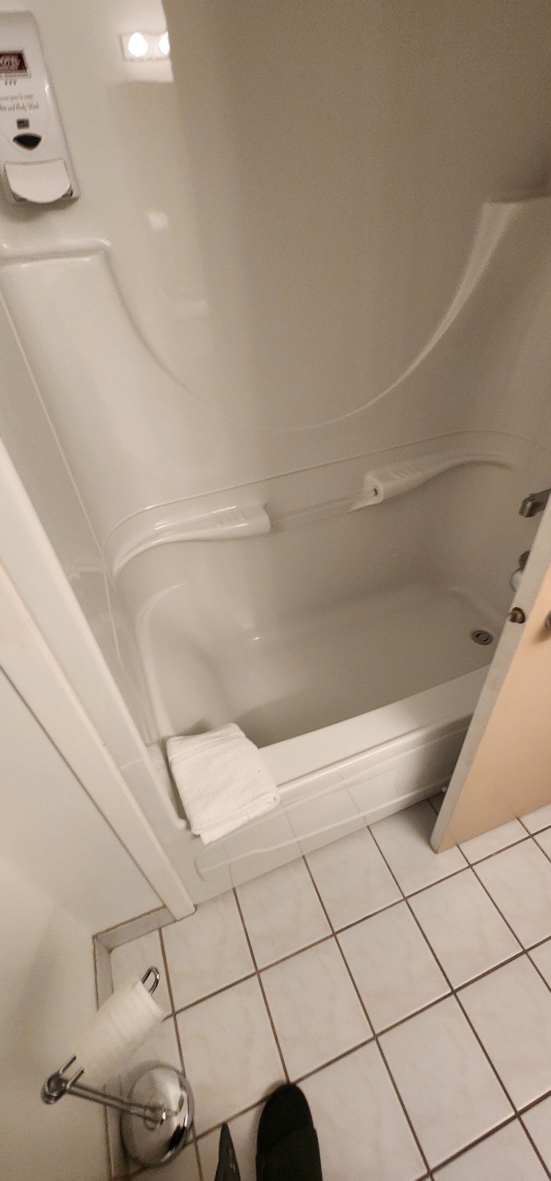 Travelodge by Wyndham Drummondville-浴室