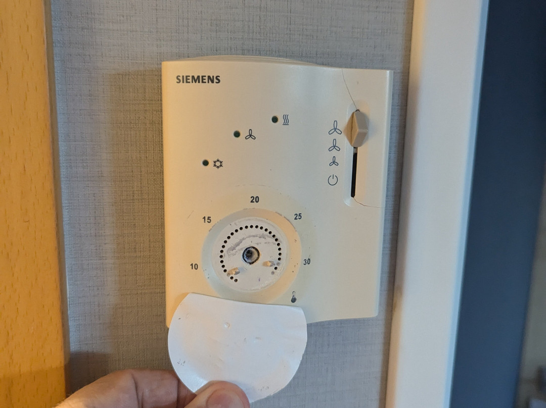 莫林斯德雷快捷假日酒店主图