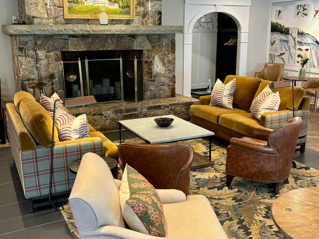 怀特山度假酒店主图