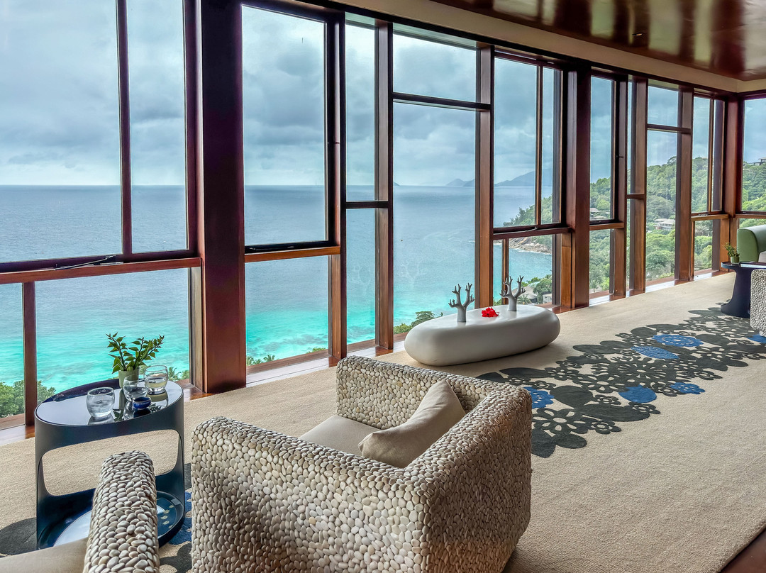 塞舌尔四季酒店主图