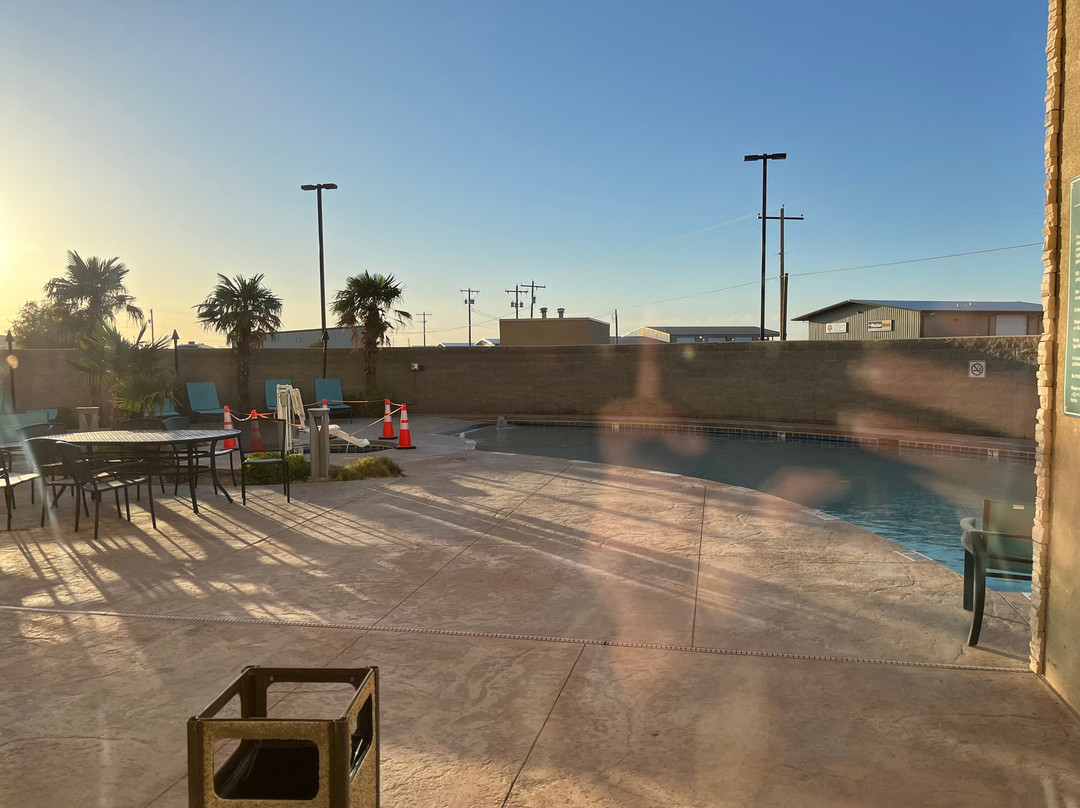 La Quinta Inn & Suites by Wyndham Carlsbad主图