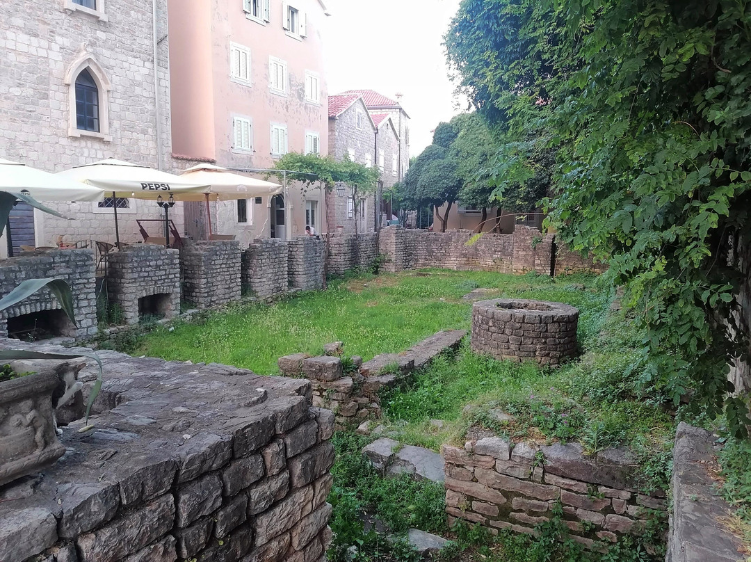 Ruins of Roman-Era Necropolis-布德瓦必去景点