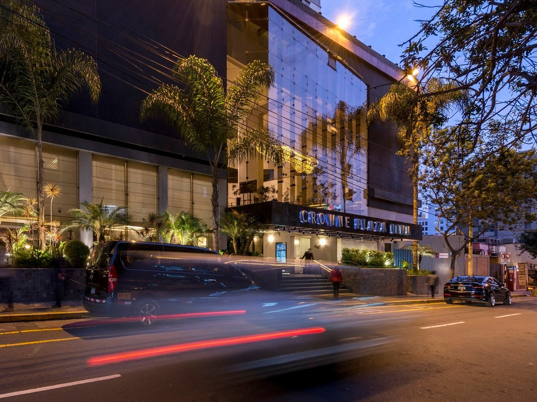 利马皇冠假日酒店