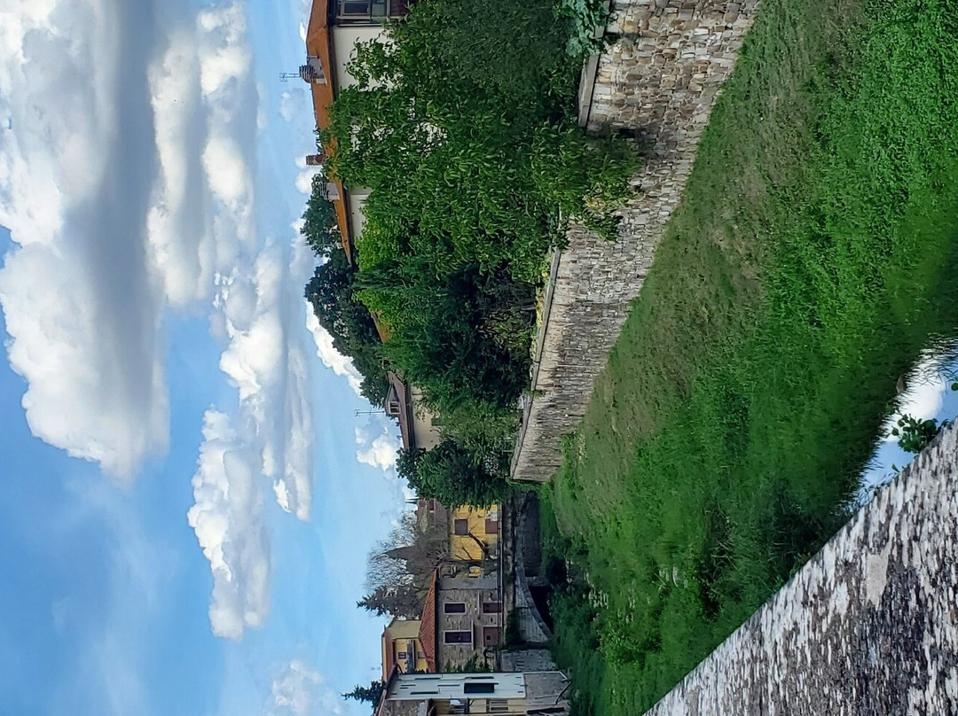 Pruneti Extra Gallery-格雷韦伊恩基亚恩蒂必去景点