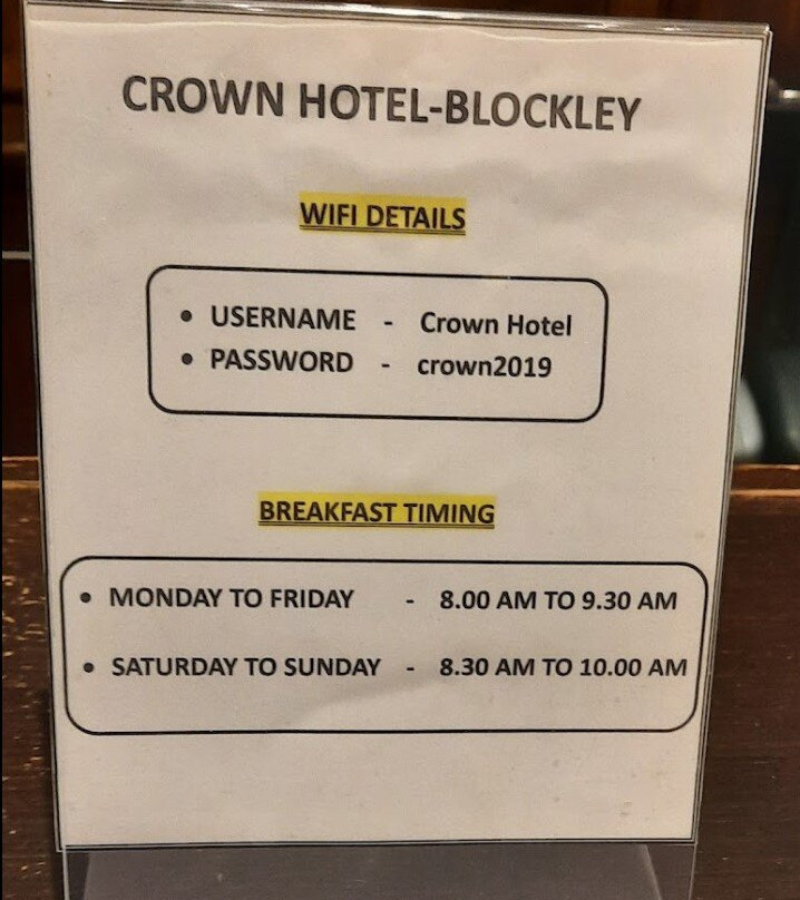 The Crown Hotel主图