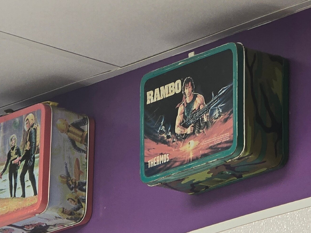 Ike's Love and Sandwiches