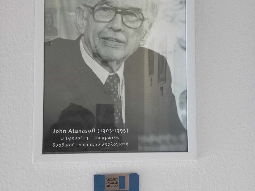 Elliniko Mousio Pliroforikis-Moschato必去景点