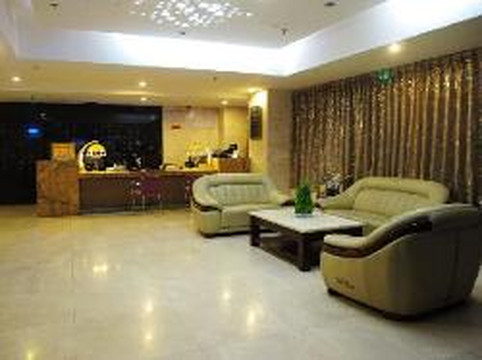 雲初酒店公寓(成都春熙路西段天府广场地铁站店)主图