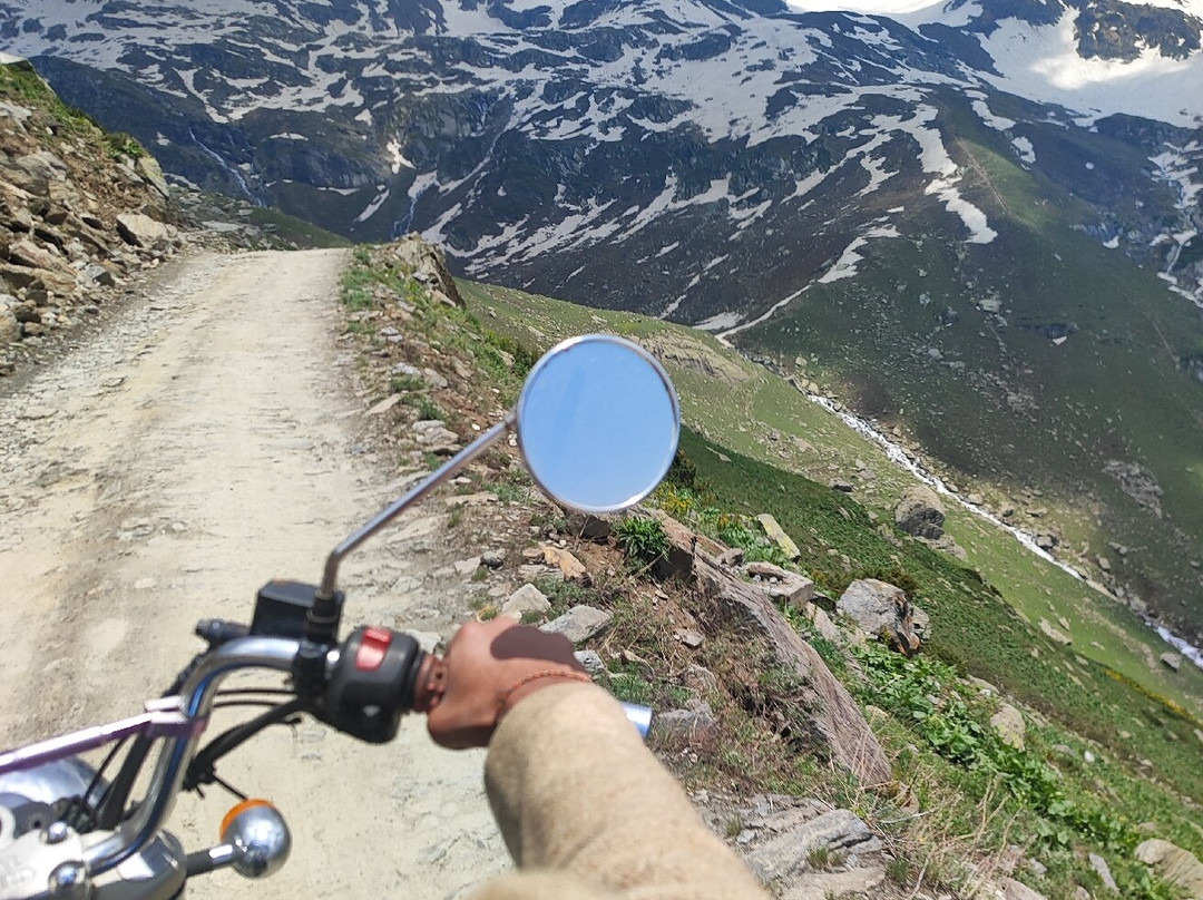 Sach Pass Hikers景点图片