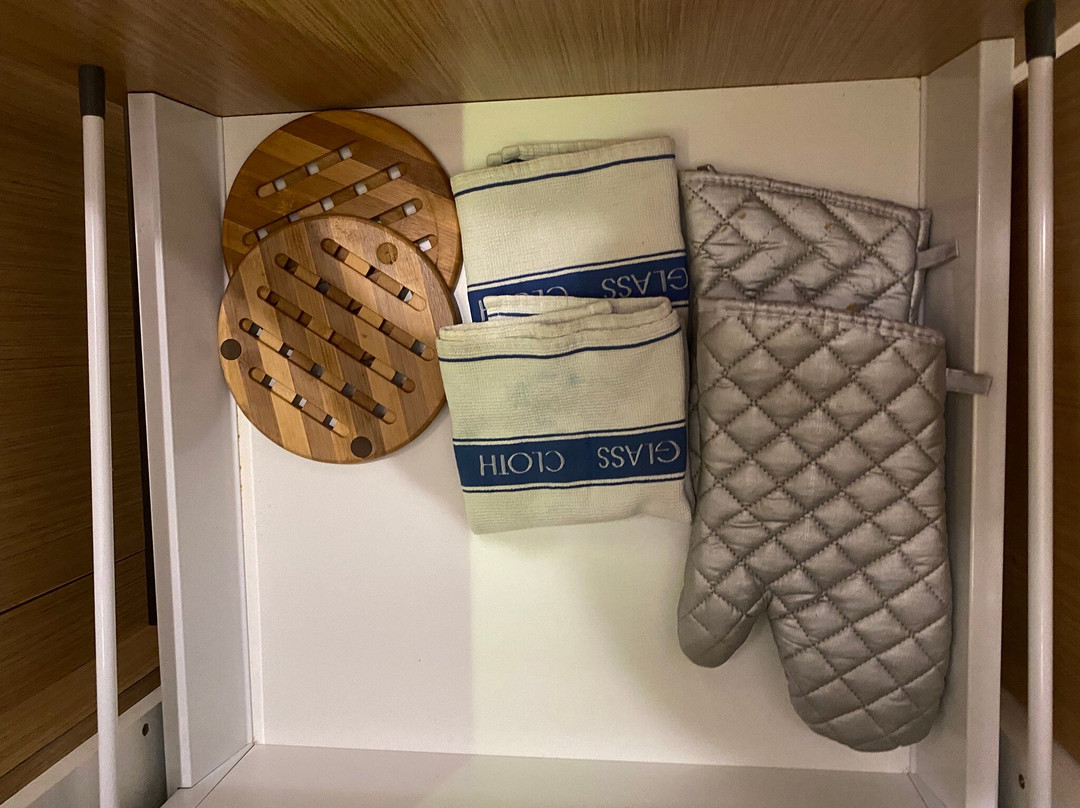 新山盛捷依斯干达美迪尼服务公寓主图