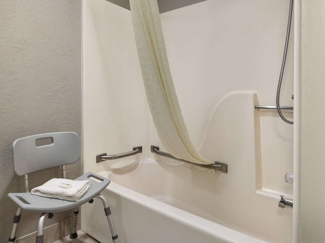 Best Western Hospitality Hotel & Suites主图