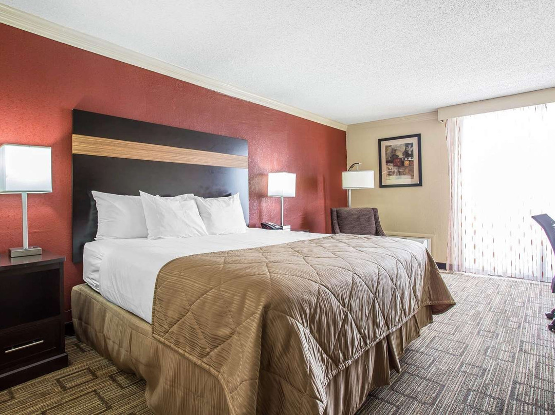 Clarion Hotel Fort Mill Near Amusement Park