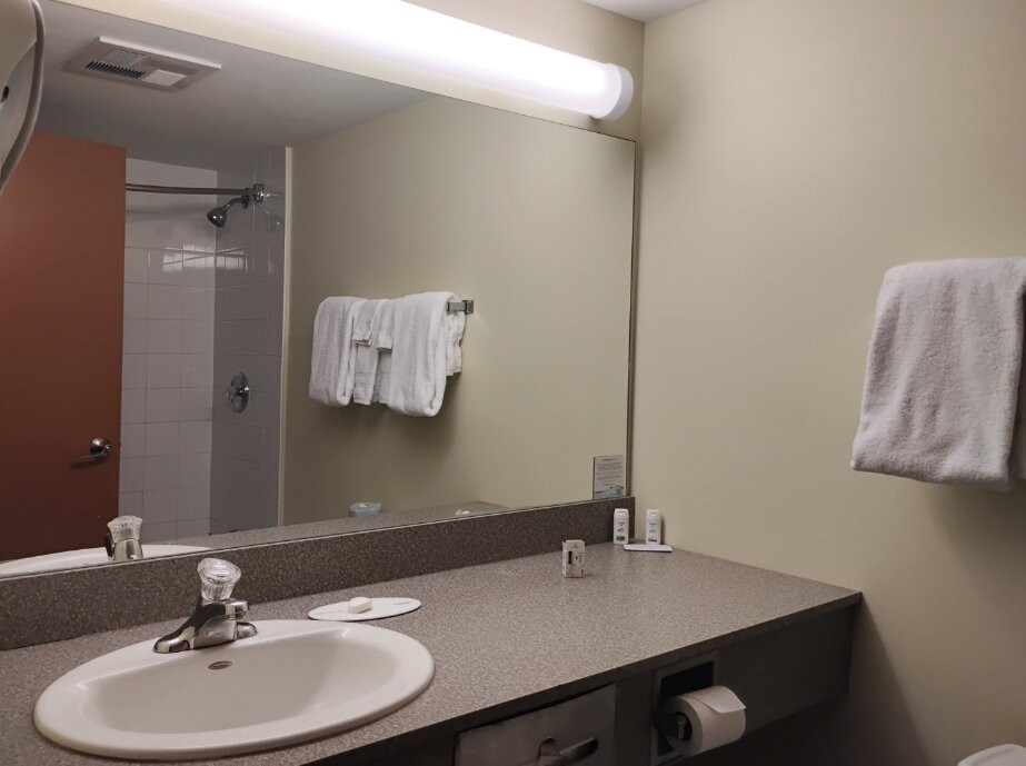 巴里速8酒店主图