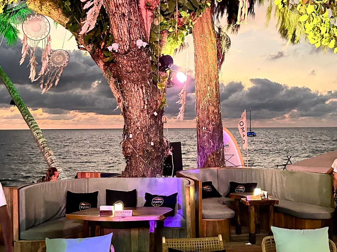 Yuuhi Beach Club & Karaoke-Bang Thao Nok必去景点