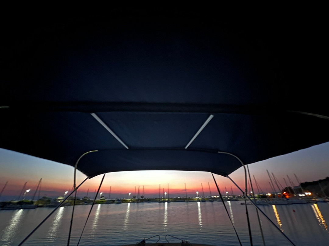 Perseus Sailing Cruises景点图片