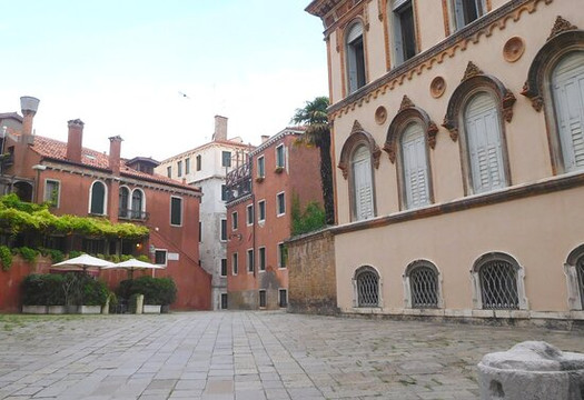 拉卡达菲奥瑞塔酒店主图