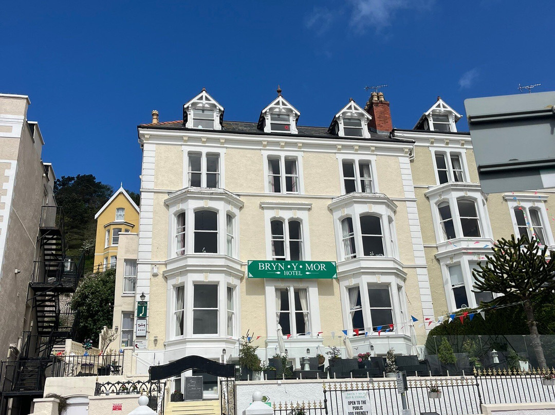 布莱恩-Y-摩尔酒店主图