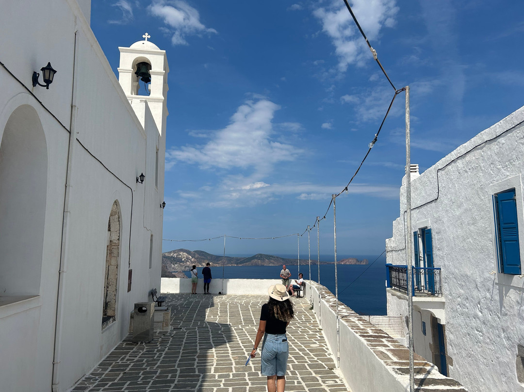 Travel me to Milos Tours景点图片