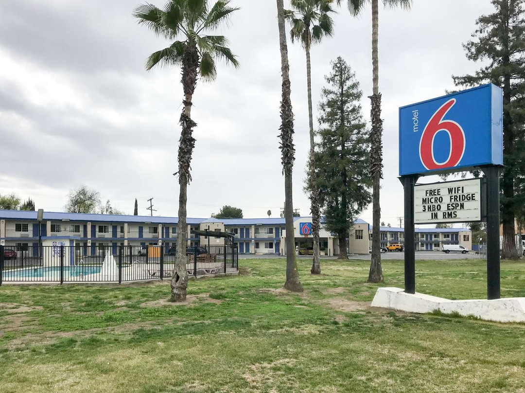 Motel 6 Visalia
