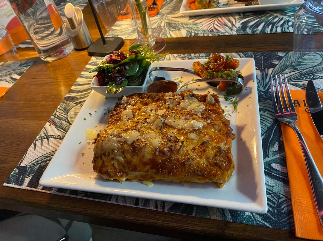 La Lasagna Cafe & Bar
