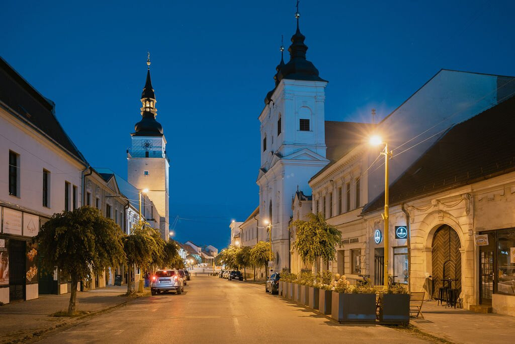 Truffle Pig Restaurant And Winebar