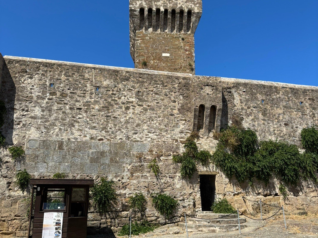 Torre Medievale e Rocca Degli Appiani-Populonia必去景点