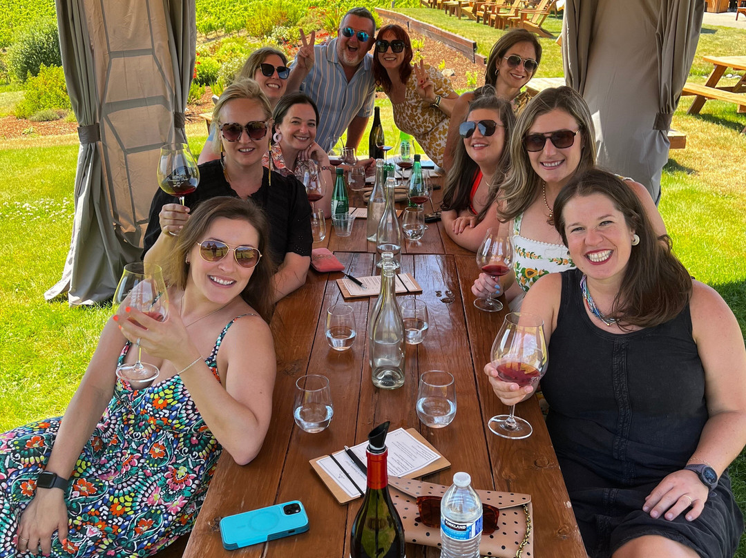 Tesla Custom Winery Tours-波特兰必去景点