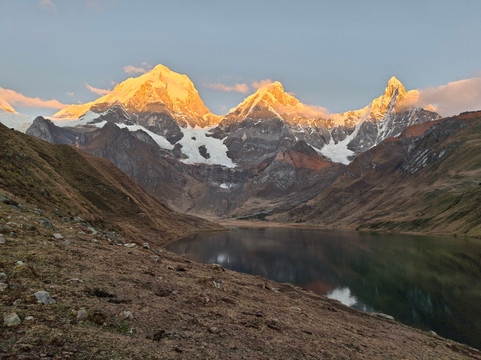 Huayhuash Adventures-瓦拉斯必去景点