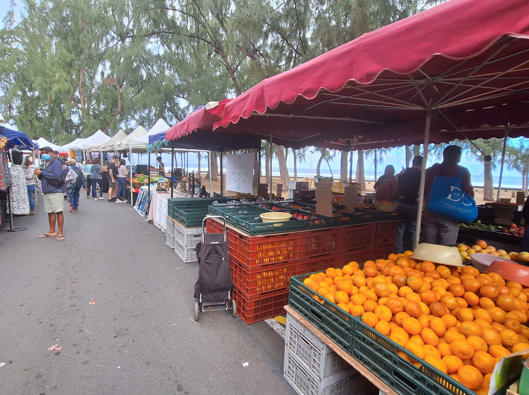 Marché de Saint-Leu-圣亮必去景点
