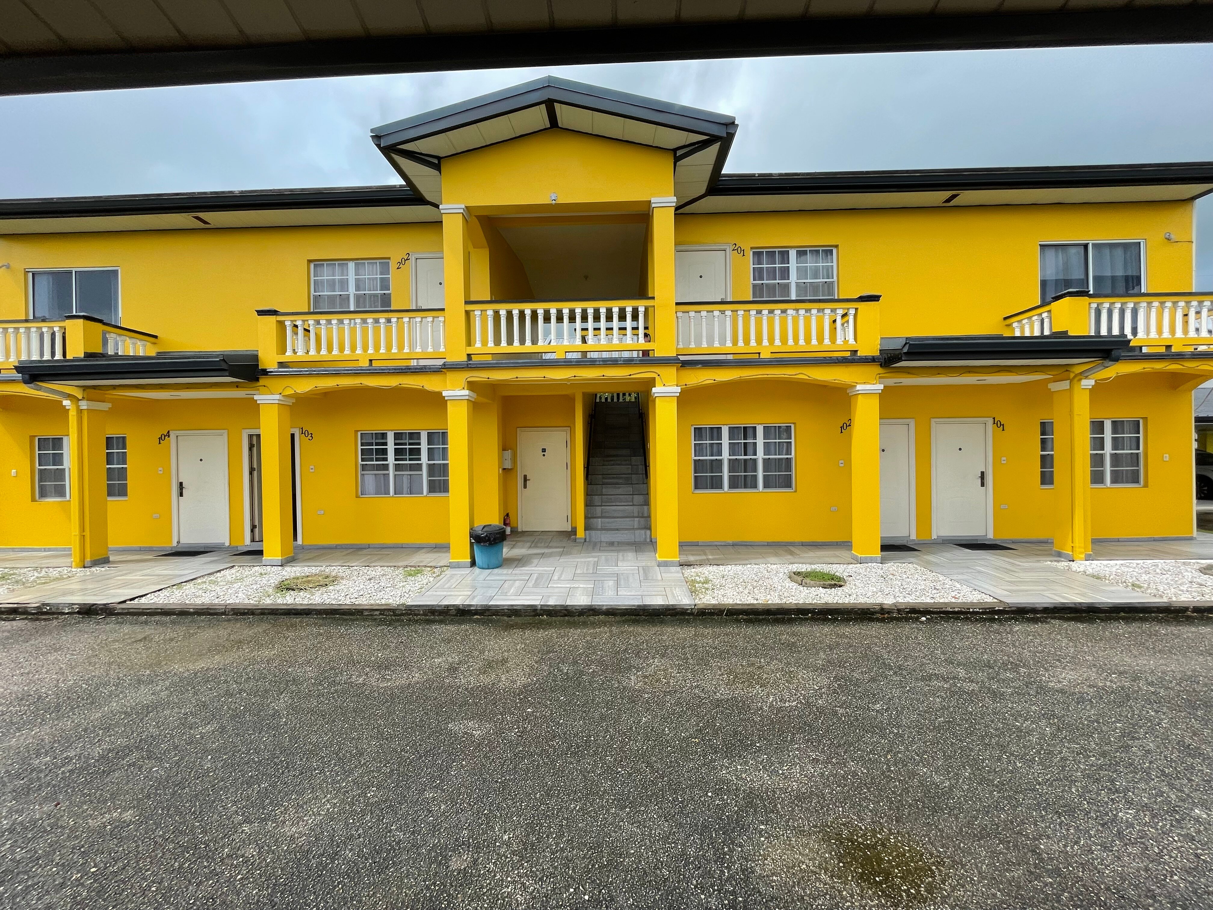 Piarco Village Suites-官方