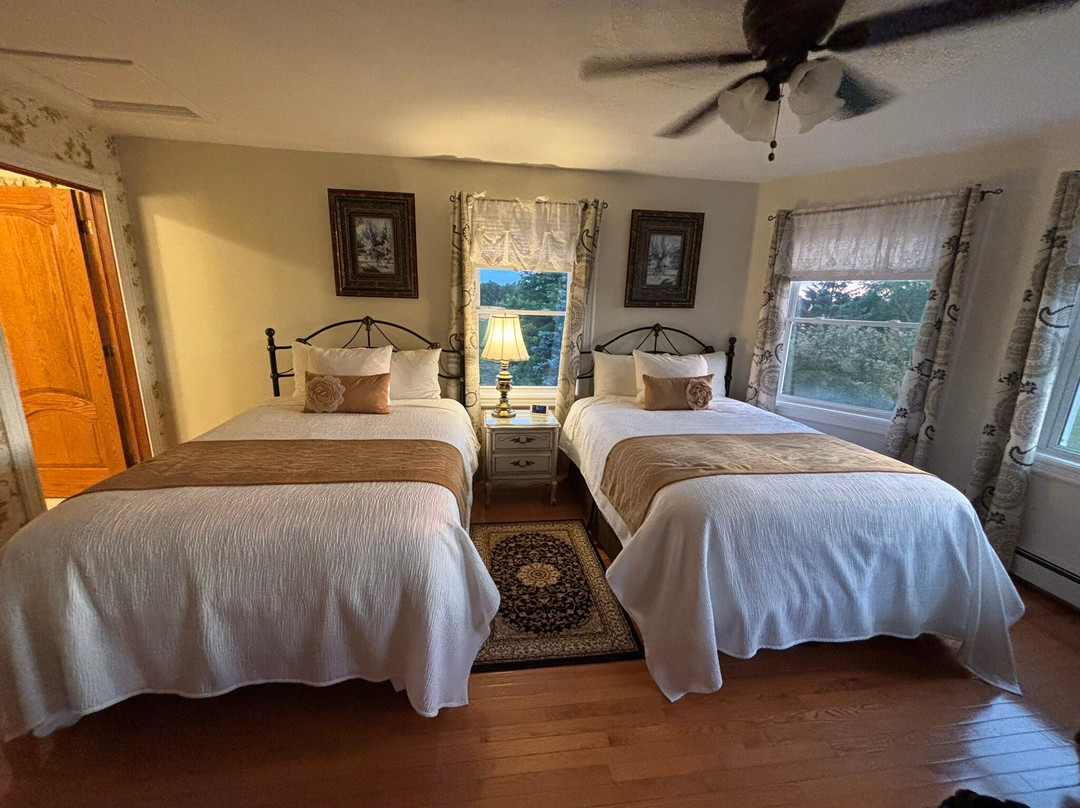 Twin Peaks Bed & Breakfast主图