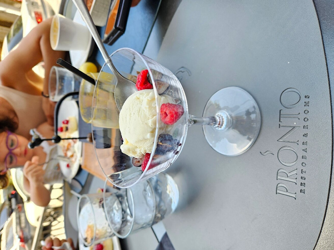 Pronto Restobar & Rooms