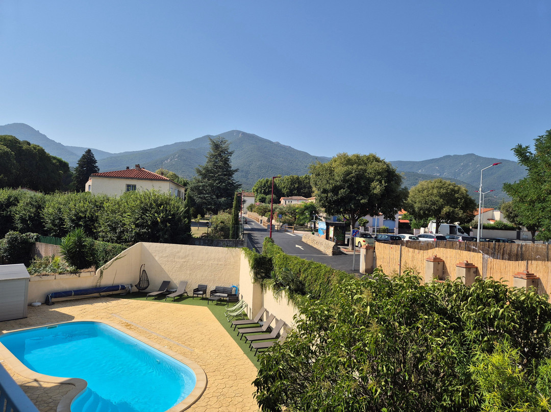 圣雅克酒店主图