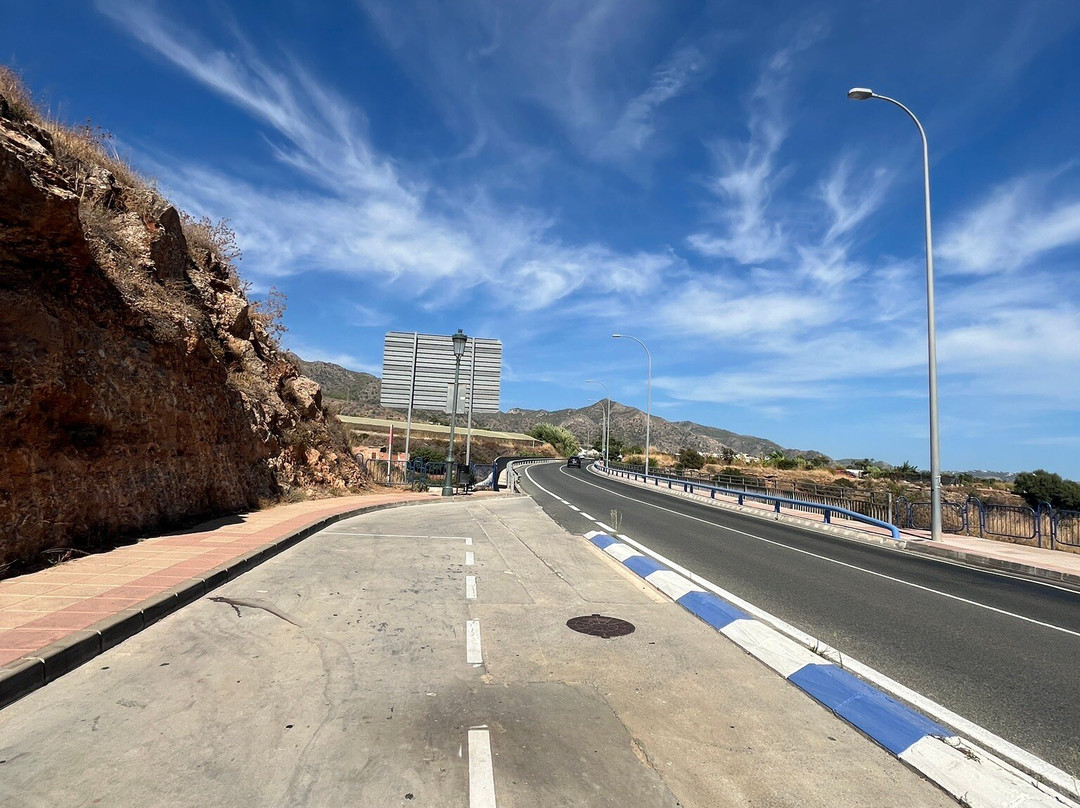 Acueducto Del Aguila-内尔哈必去景点