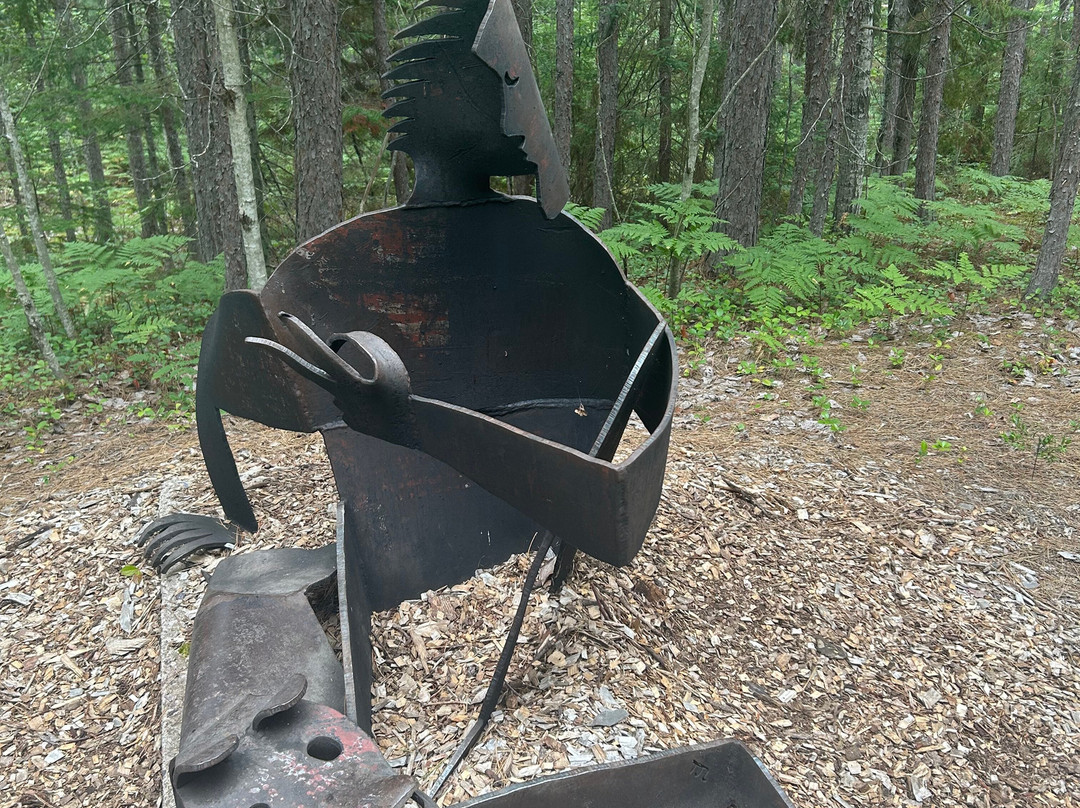Lakenenland Sculpture Park-Marquette必去景点