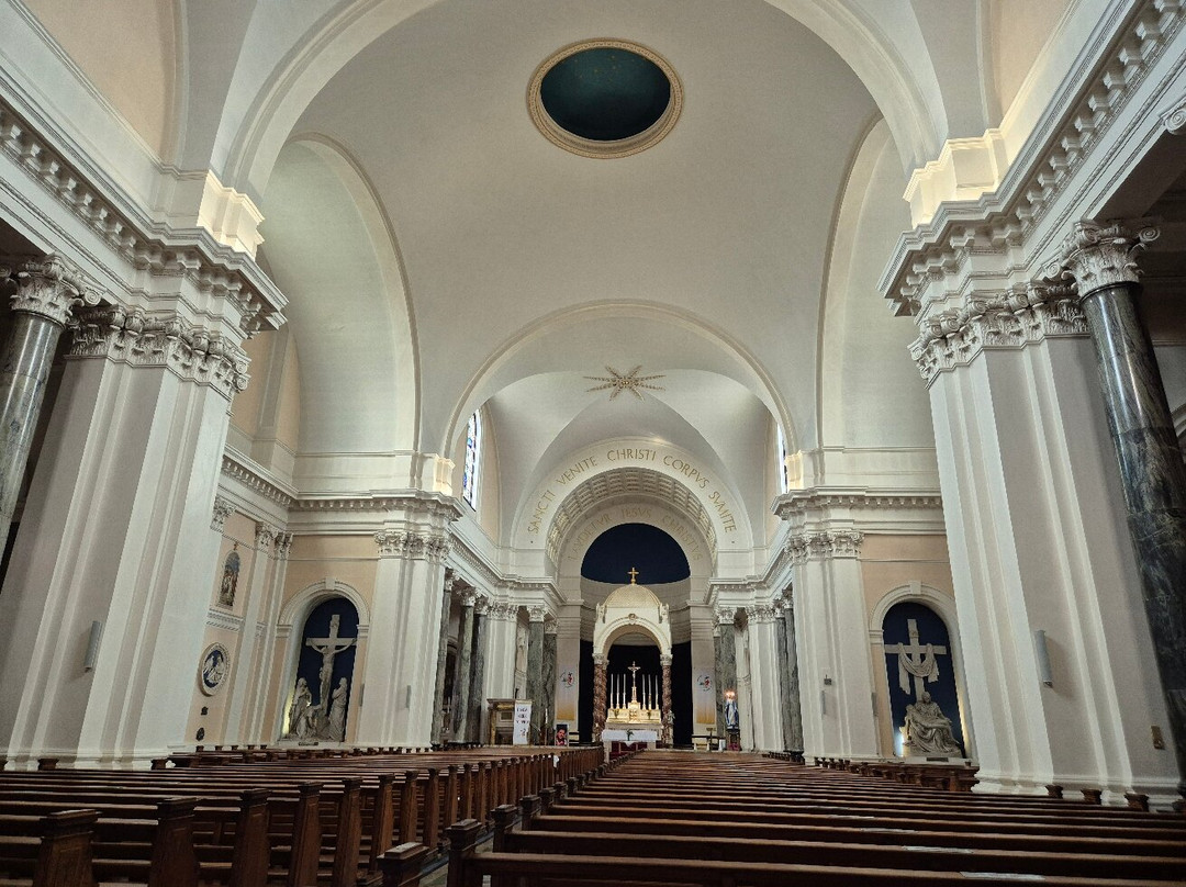 Church of Saints Peter & Paul-阿斯隆必去景点